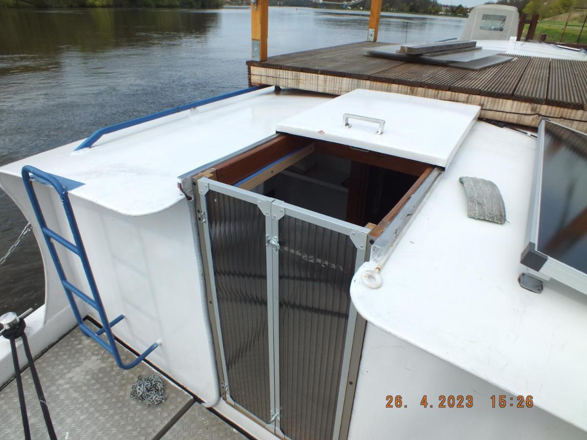 Zouw Hausboat Zakotven -Pouze Ubytovani Roudnice nad Labem Exterior foto